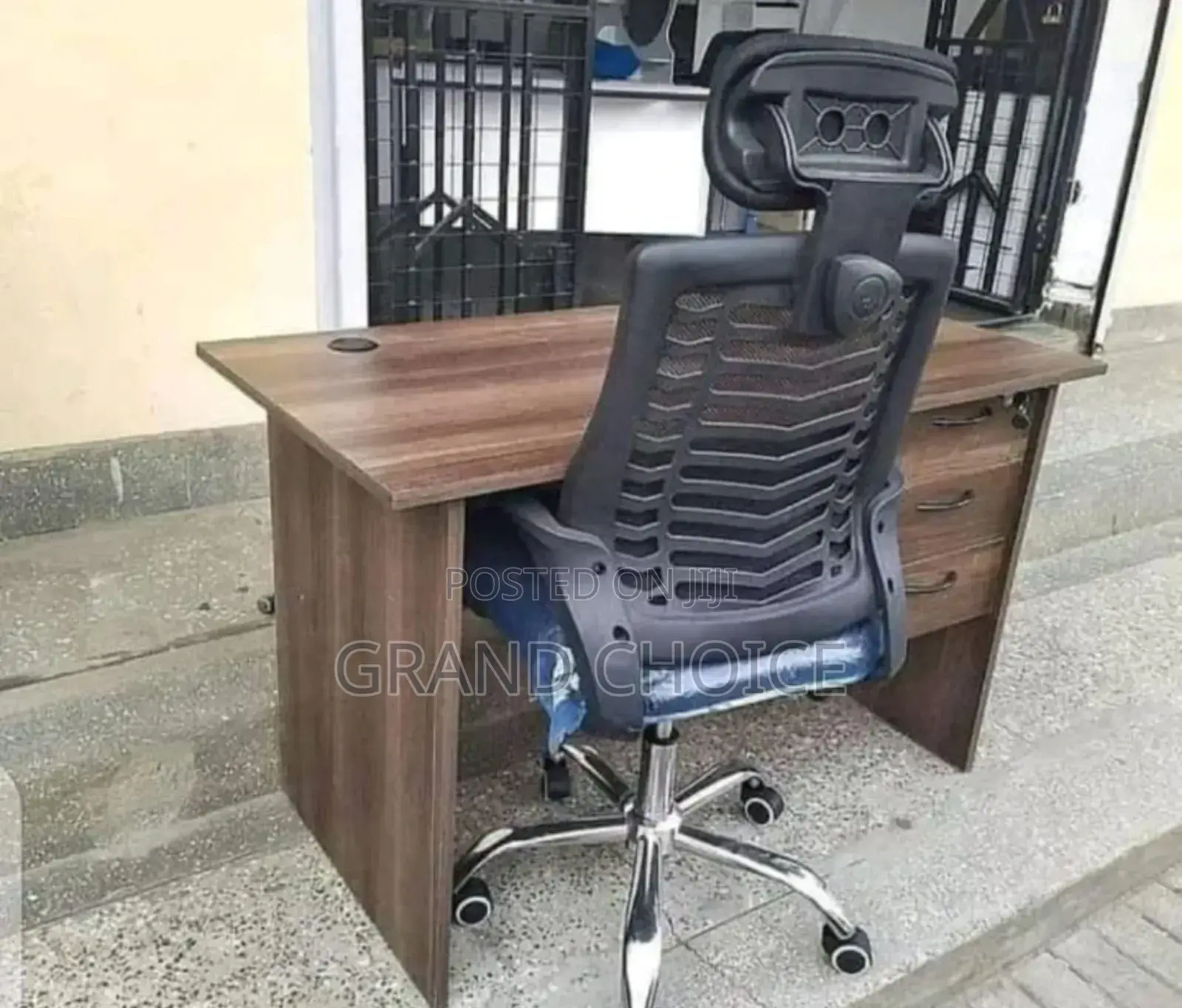 Office Desk With Headrest Chair