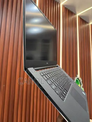 New Laptop Dell Precision 5530 16GB Intel Core i5 SSD 256GB