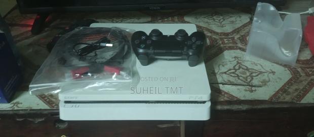 Playstation 4 Slim - thumbnail 4