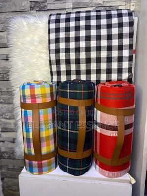 High Quality Waterproof Picnic Mats - thumbnail 2