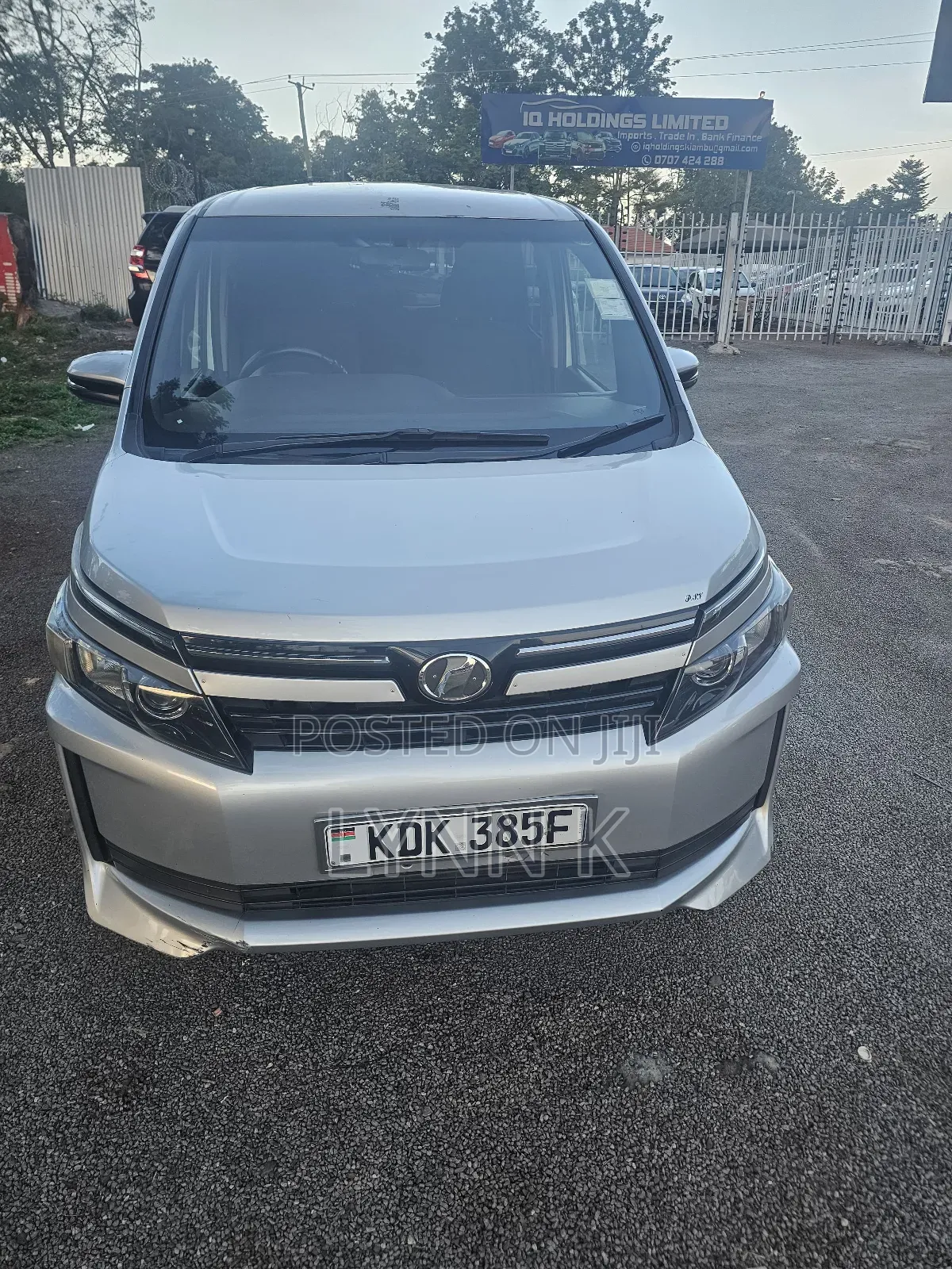 Toyota Voxy 2017 Silver