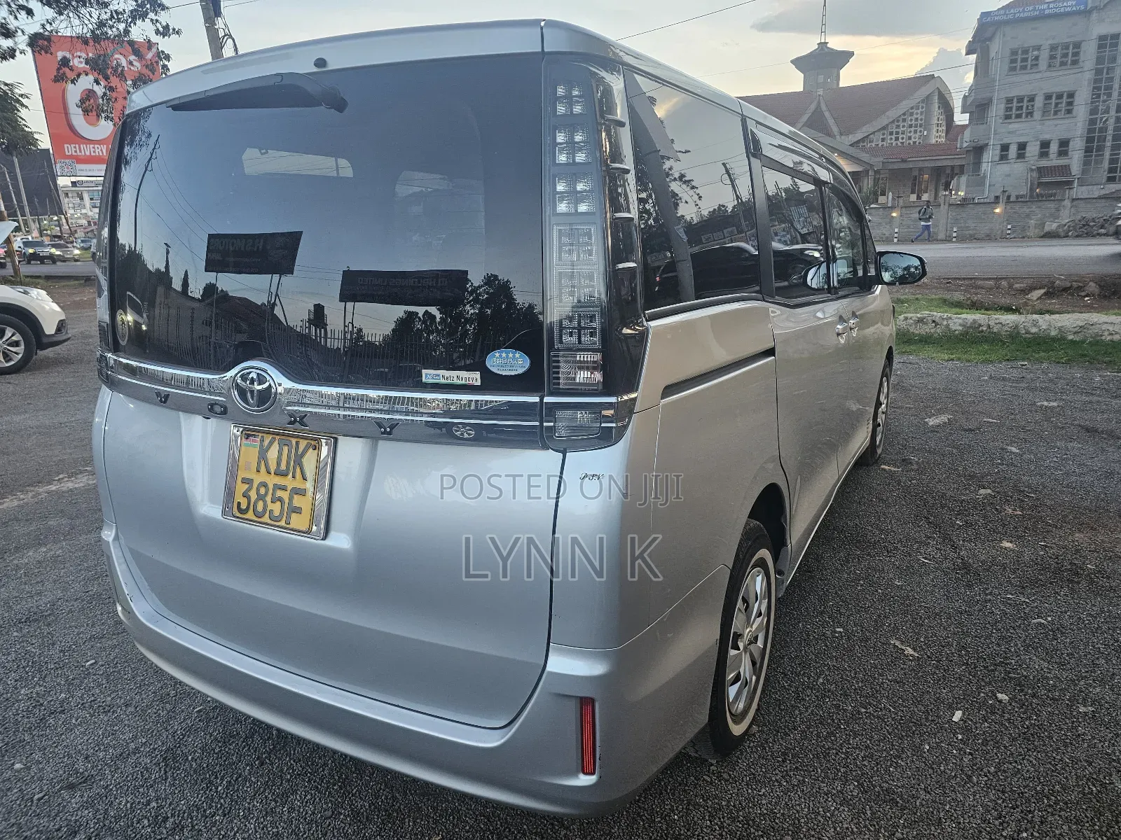 Toyota Voxy 2017 Silver