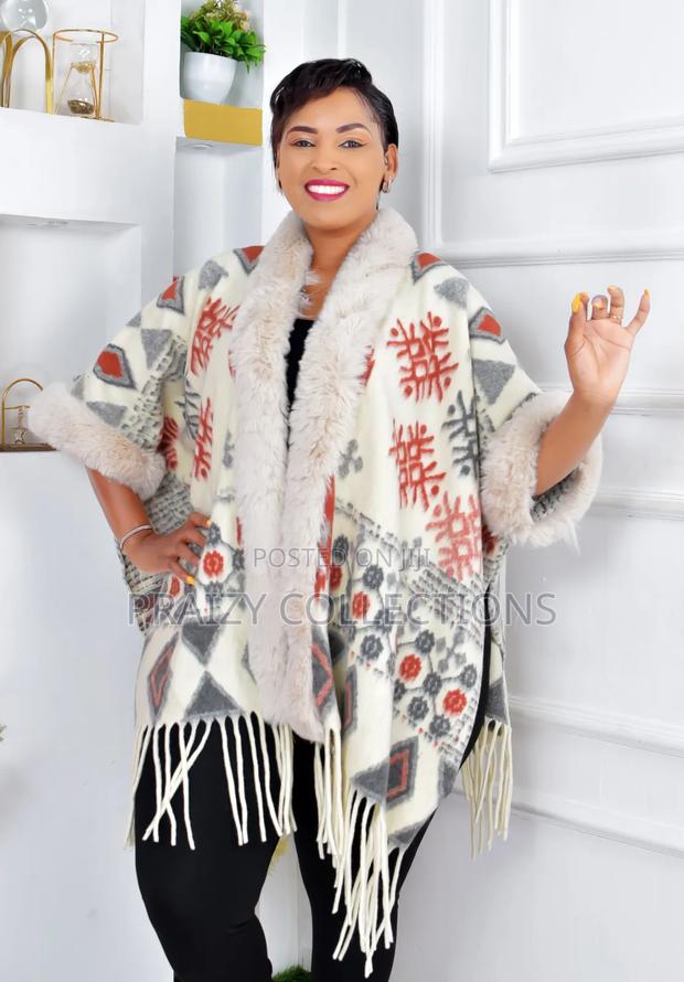 Elegant Ponchos With Fur and Beautiful Prints - thumbnail 3