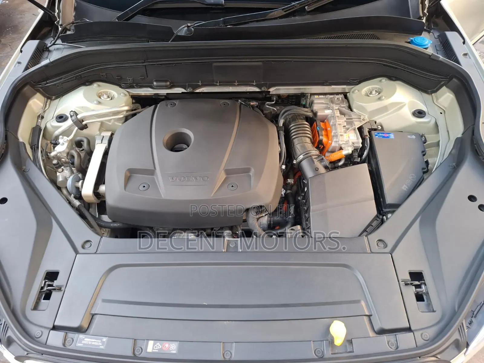 Volvo XC90 2020 Gold