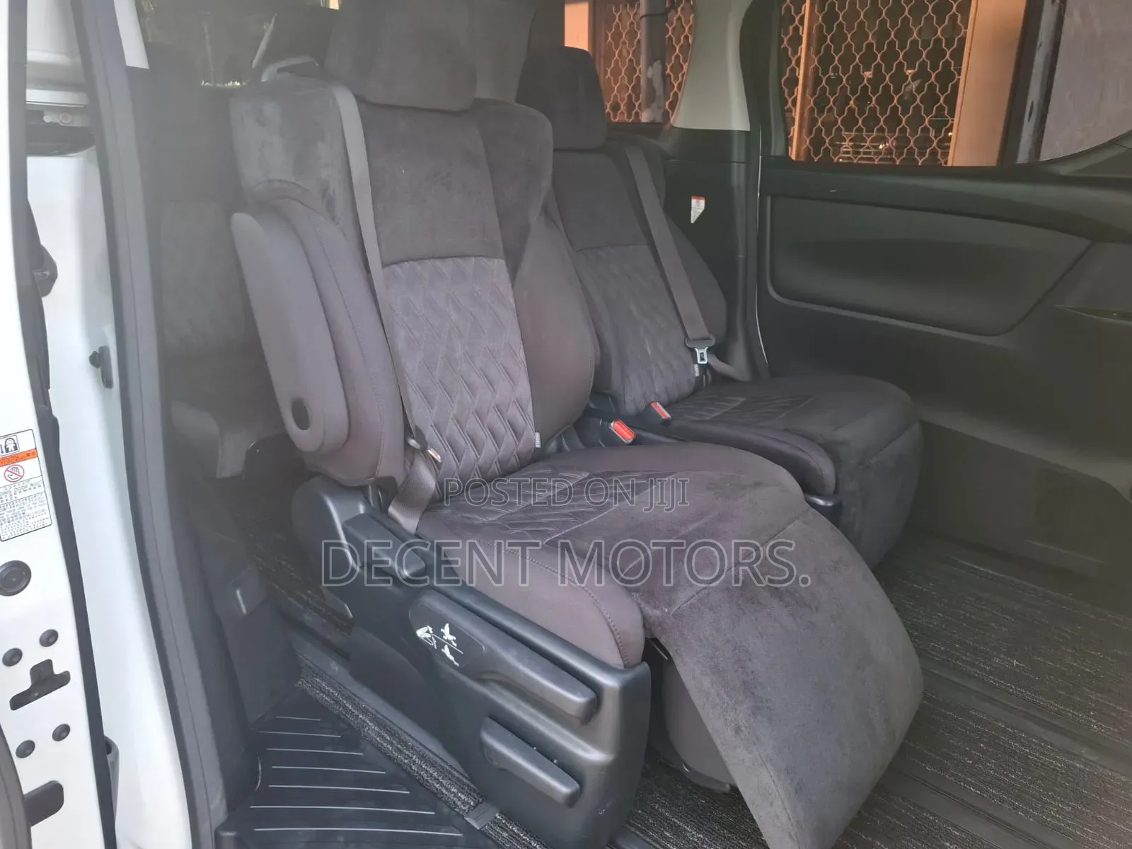 Toyota Alphard 2.5 Petrol FWD 2019 White
