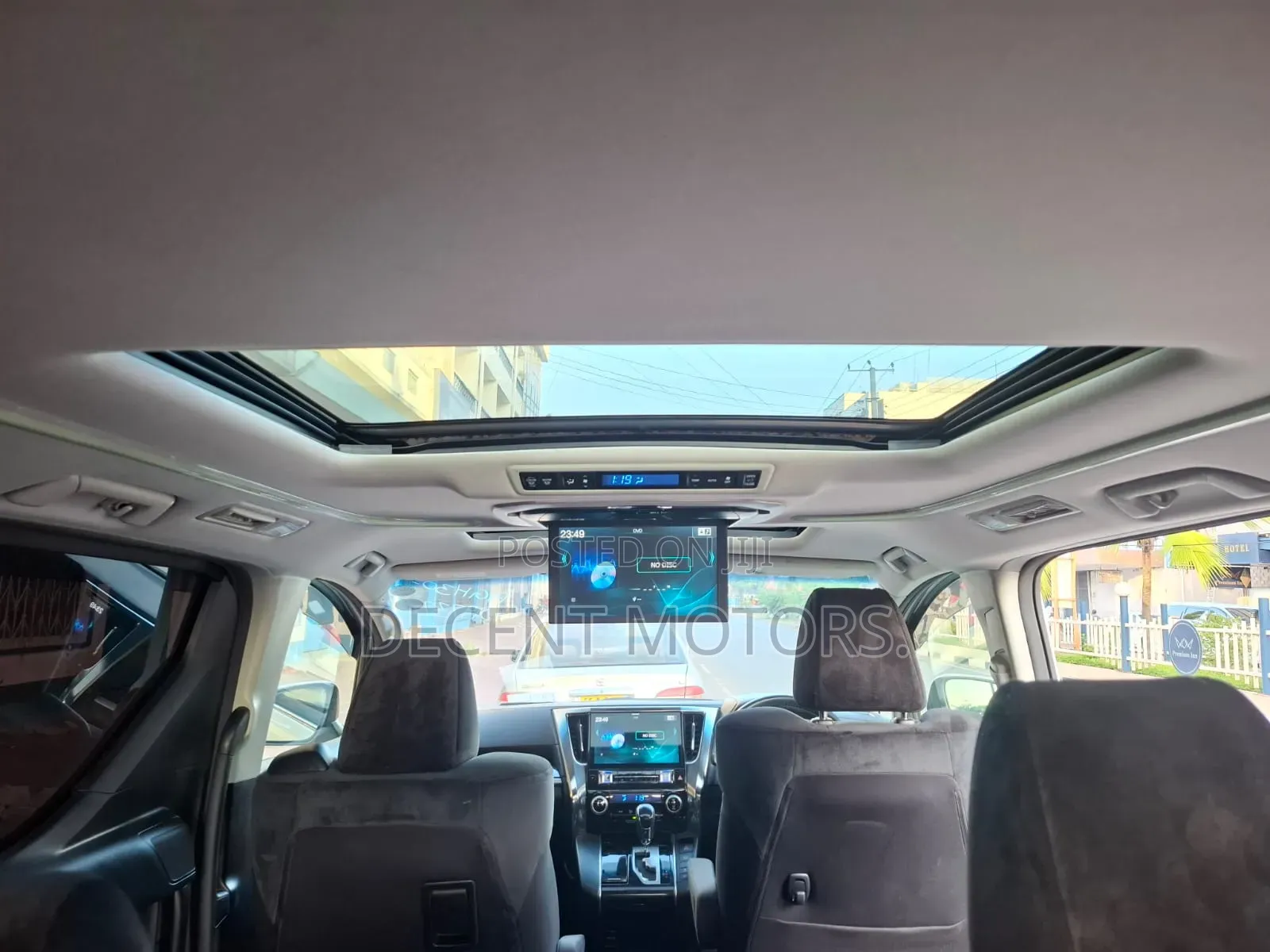 Toyota Alphard 2.5 Petrol FWD 2019 White