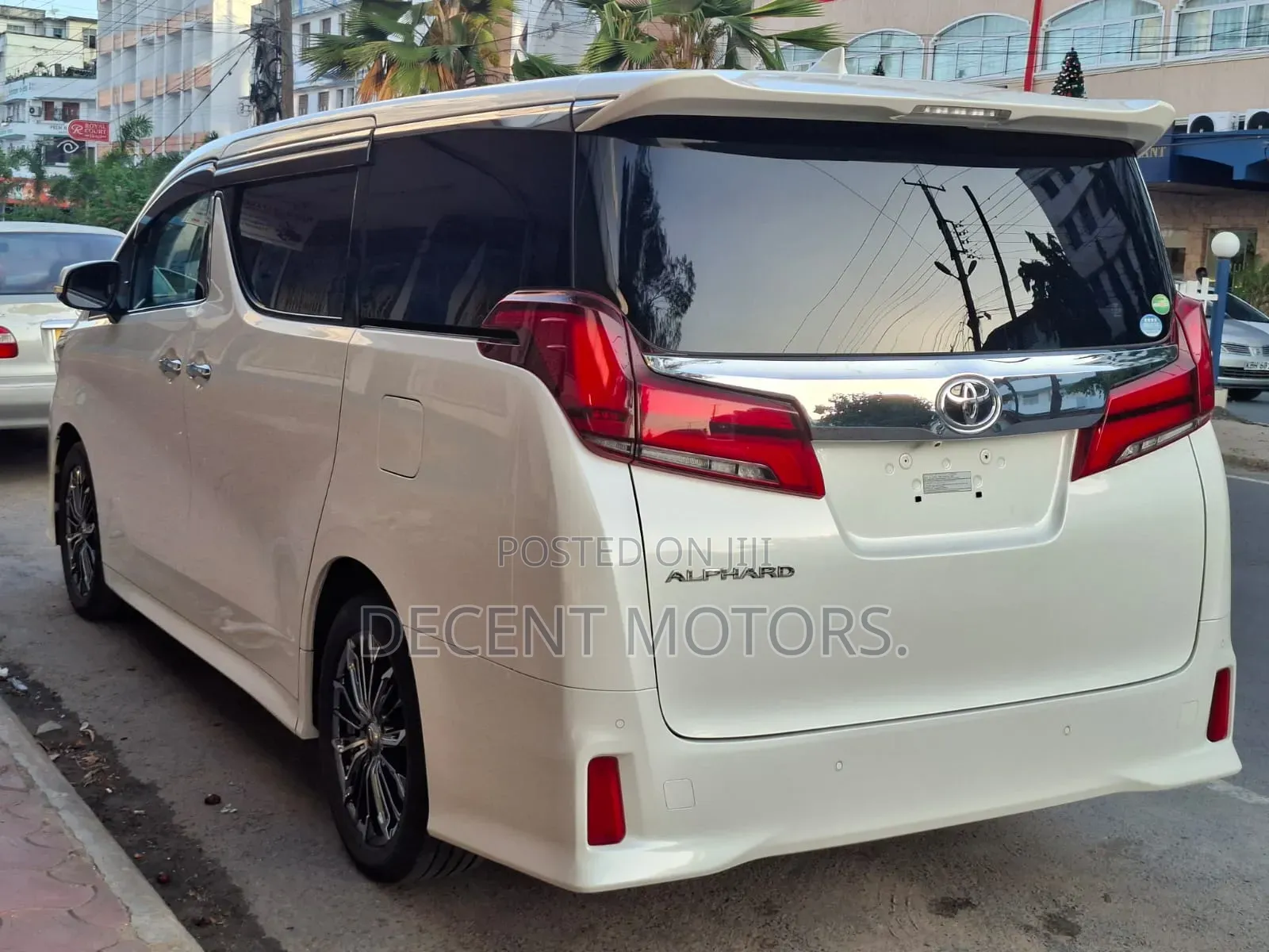 Toyota Alphard 2.5 Petrol FWD 2019 White
