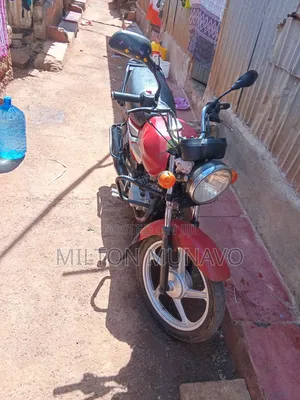 TVS HLX 125 2020 Red