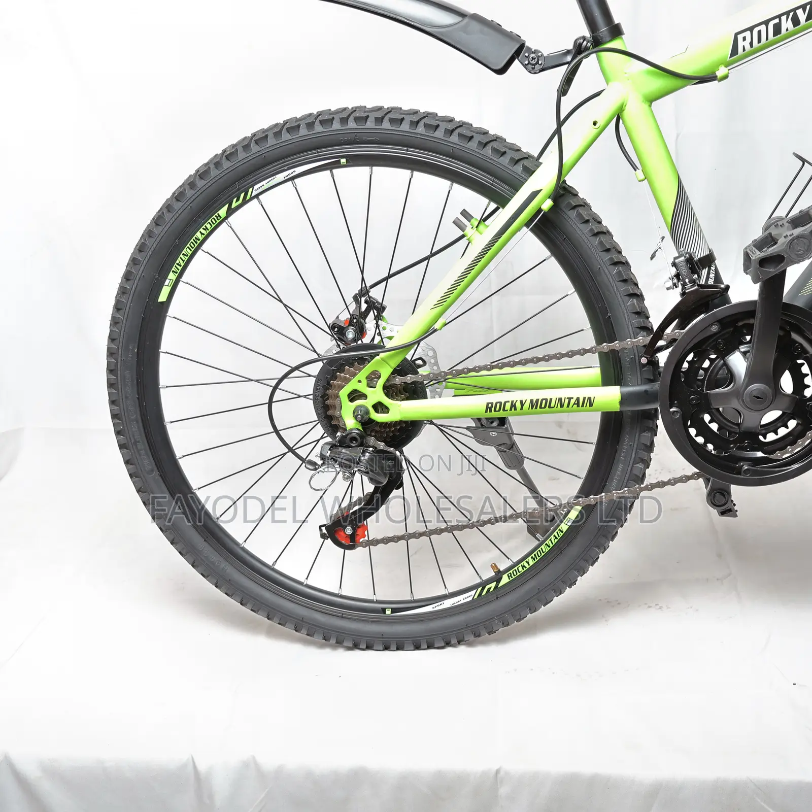 Rocky Mountain Bike 26 Inch 21-Speed MTB With Disc Brakes Bicycle