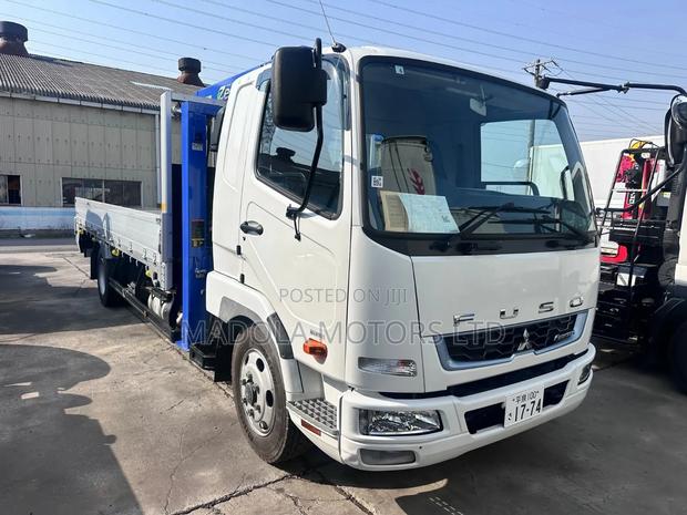 Mitsubishi Fuso Crane Truck