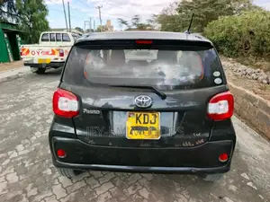 Toyota Passo 1.0 AWD 2017 Black