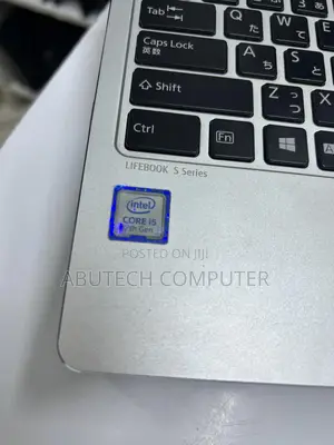 Laptop Fujitsu Lifebook S937 4GB Intel Core i5 SSD 128GB