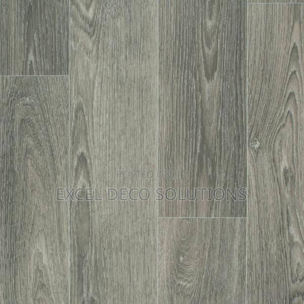LVT Vinyl Planks for Clean, Modern and Elegant Floor Appearance