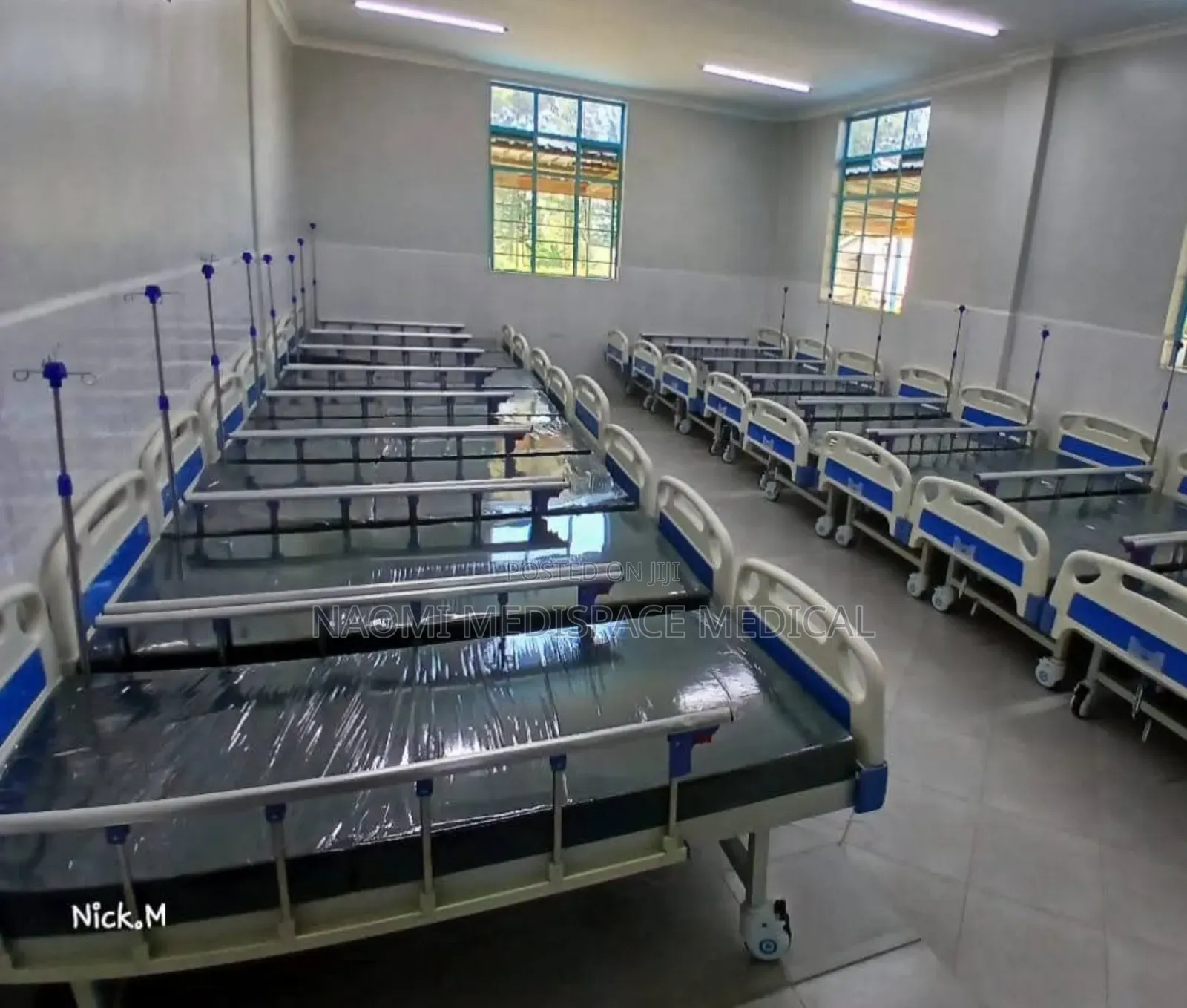 Quality Single Crank Bed With Matress, Feeding Table and Drip Stand