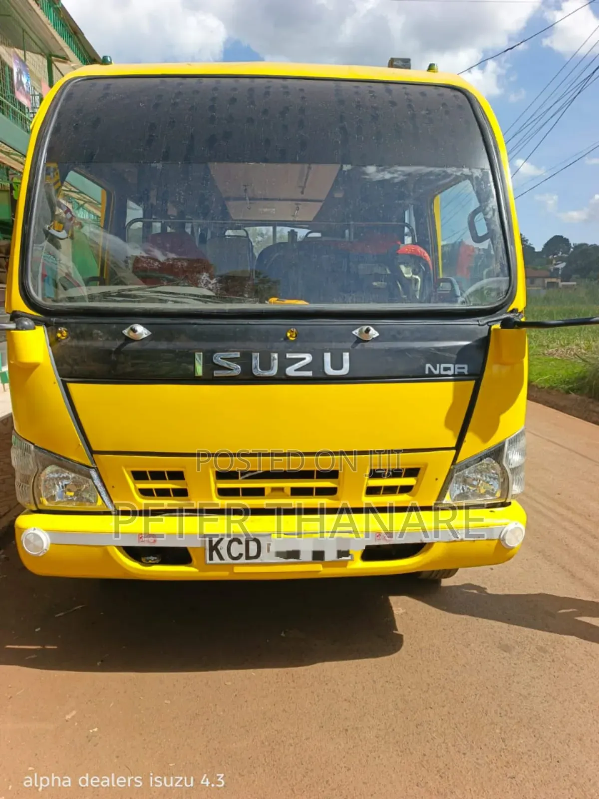 Isuzu NQR 2015 Yellow