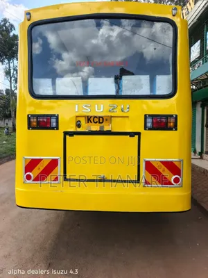 Isuzu NQR 2015 Yellow