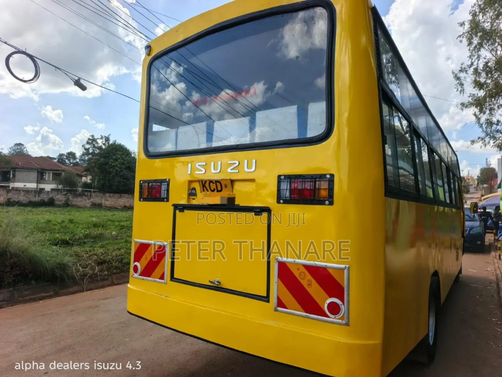 Isuzu NQR 2015 Yellow