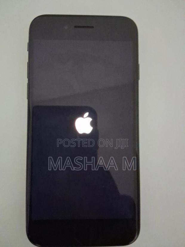 New Apple iPhone SE (2020) 64 GB Black - thumbnail 5