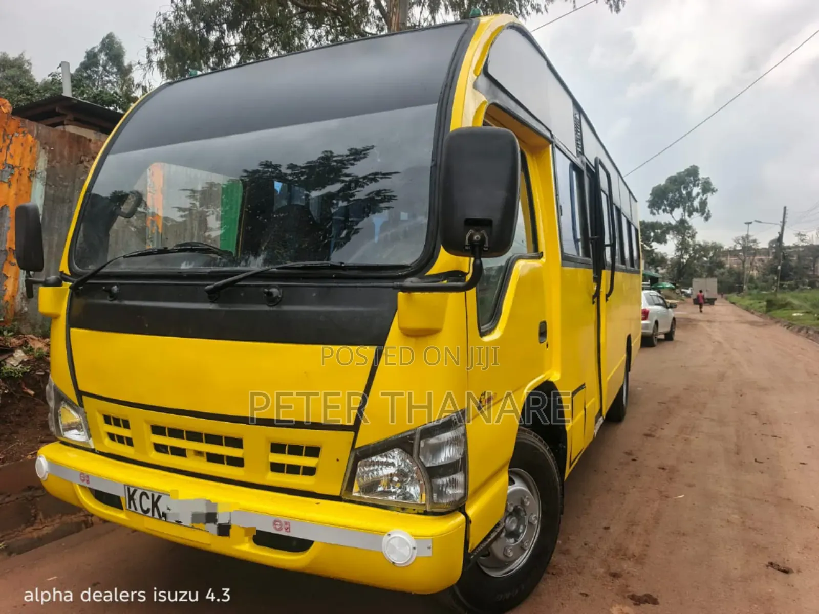 Isuzu NQR 2016 Yellow