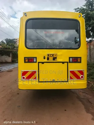 Isuzu NQR 2016 Yellow