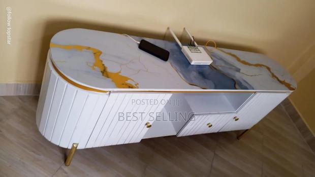 5.2 Fits Oval Marble Top Tv Stand