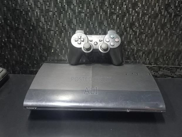 Ps3 Super Slim With One Pad