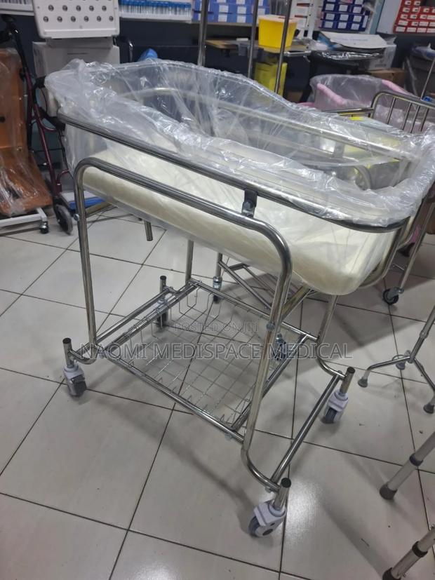 Hospital Baby Bassinet(Stainless Steel Imported)