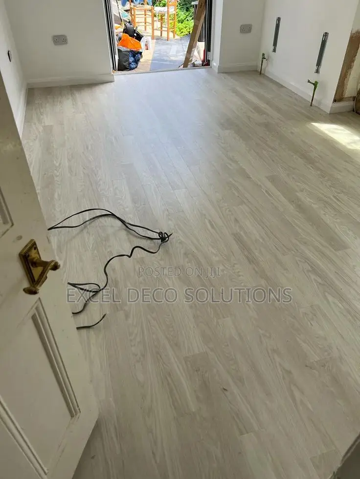 LVT Vinyl Planks for Apartment, Office and Indoor Flooring Use