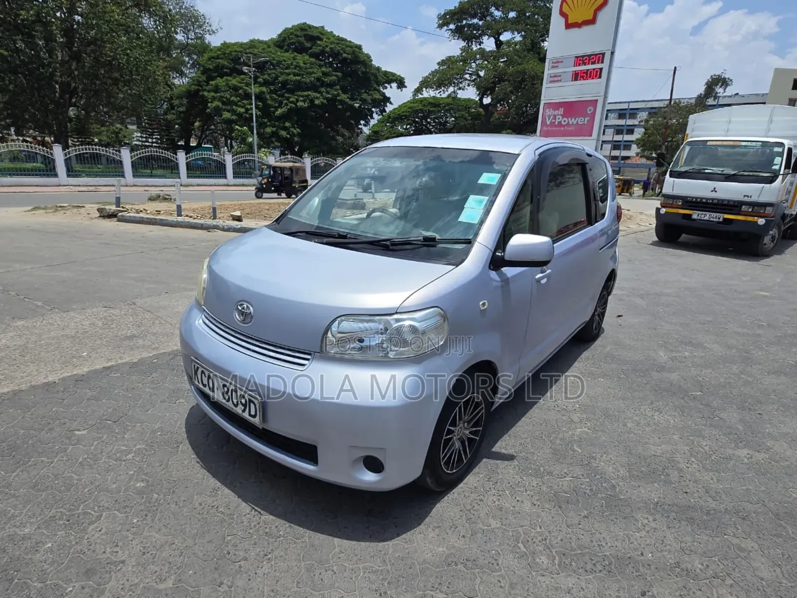 Toyota Porte 1.5 AWD 2011 Silver