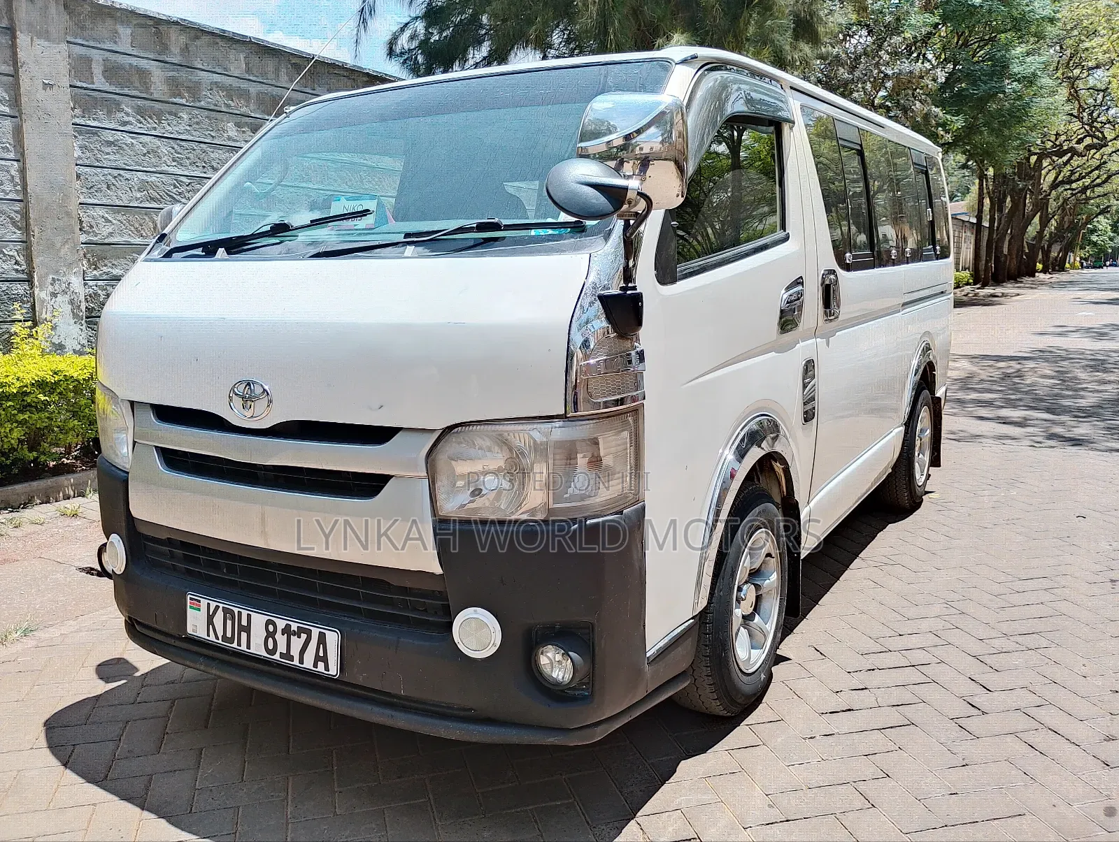 Toyota HiAce 2014 White