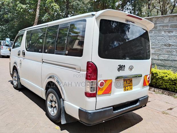 Toyota HiAce 2014 White - thumbnail 4