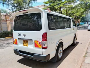 Toyota HiAce 2014 White