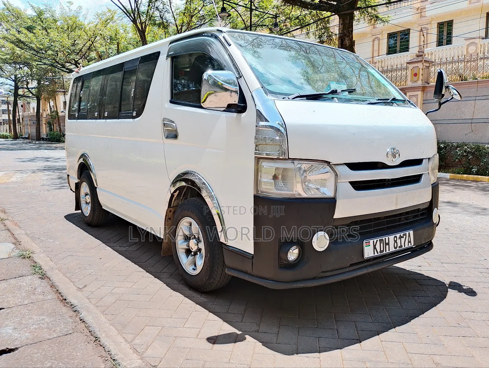 Toyota HiAce 2014 White