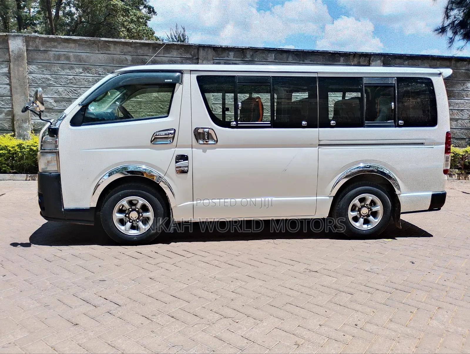 Toyota HiAce 2014 White