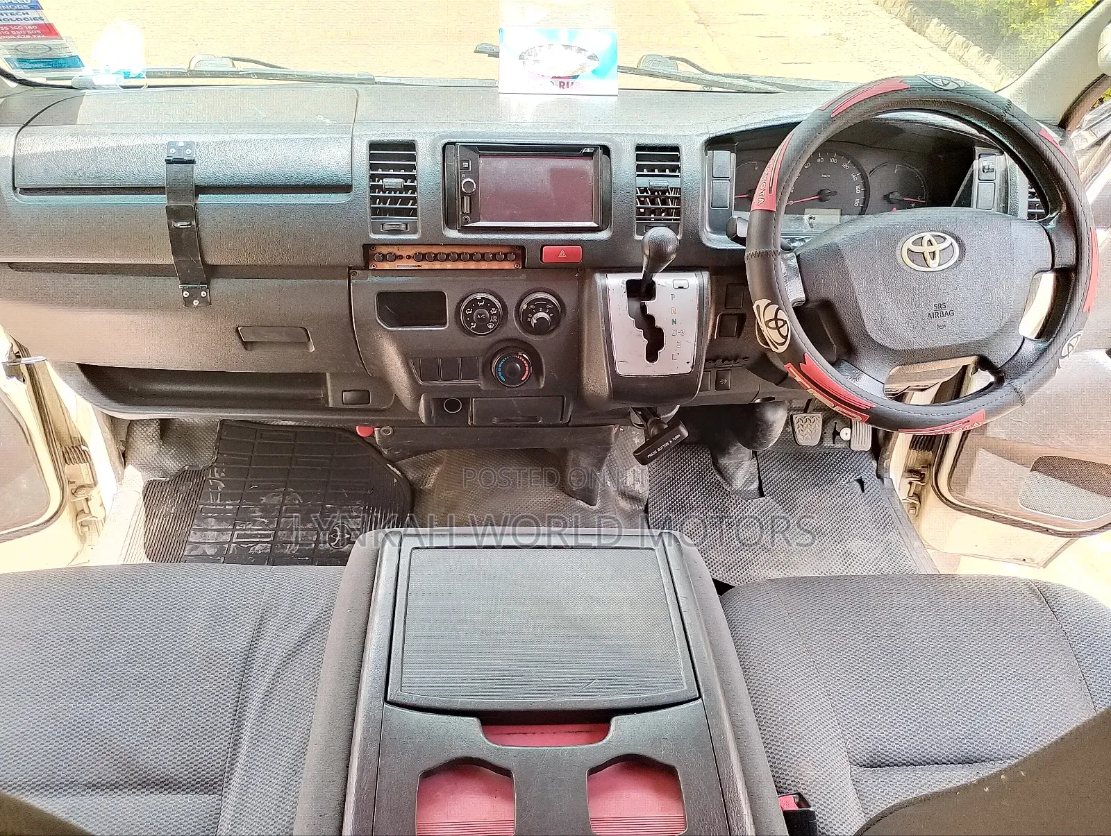 Toyota HiAce 2014 White