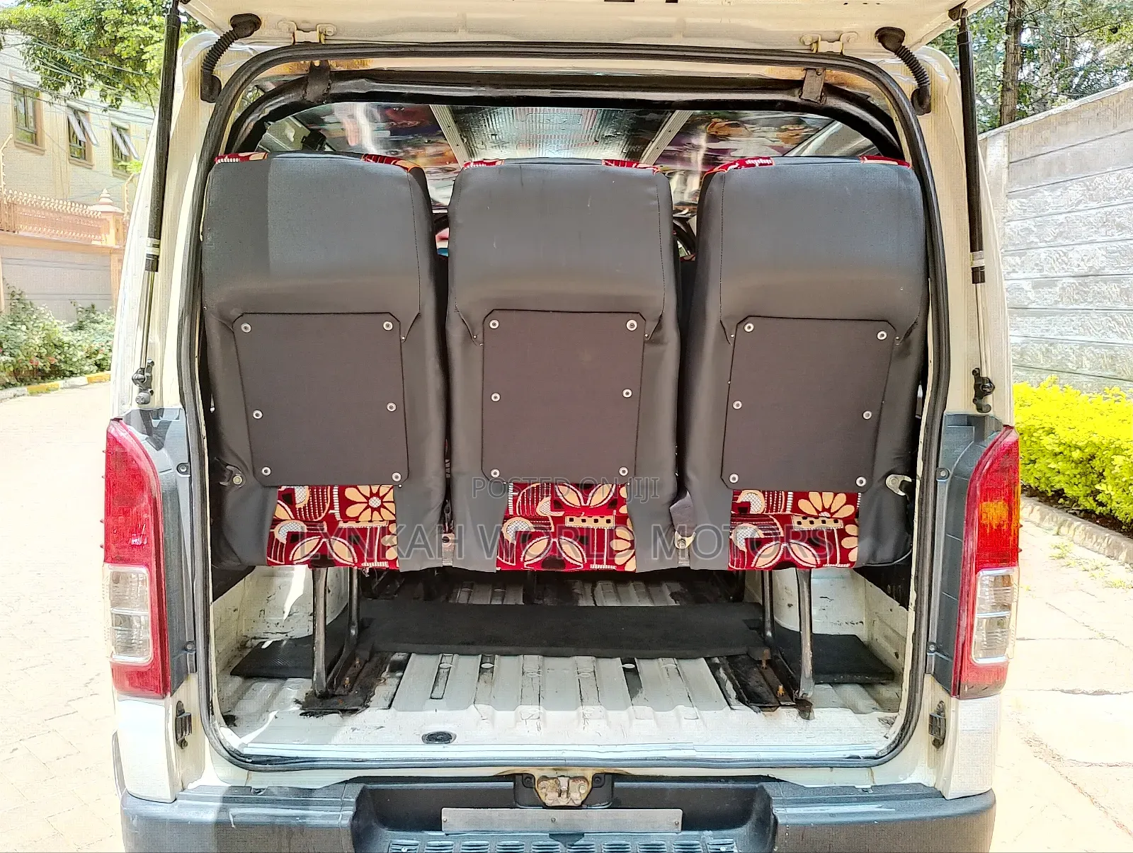 Toyota HiAce 2014 White
