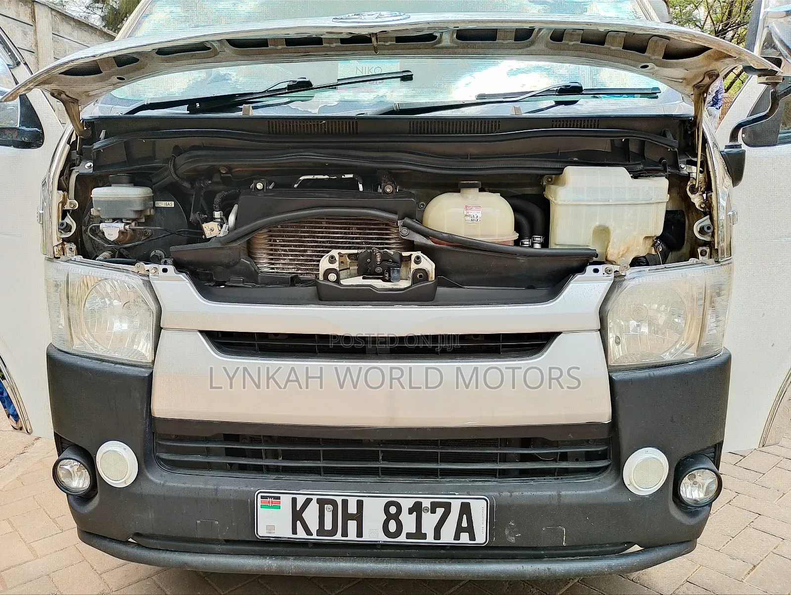Toyota HiAce 2014 White
