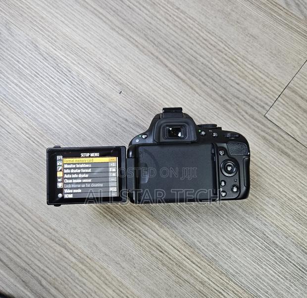 Nikon D5100 + 18-55mm Kit Lens - thumbnail 3