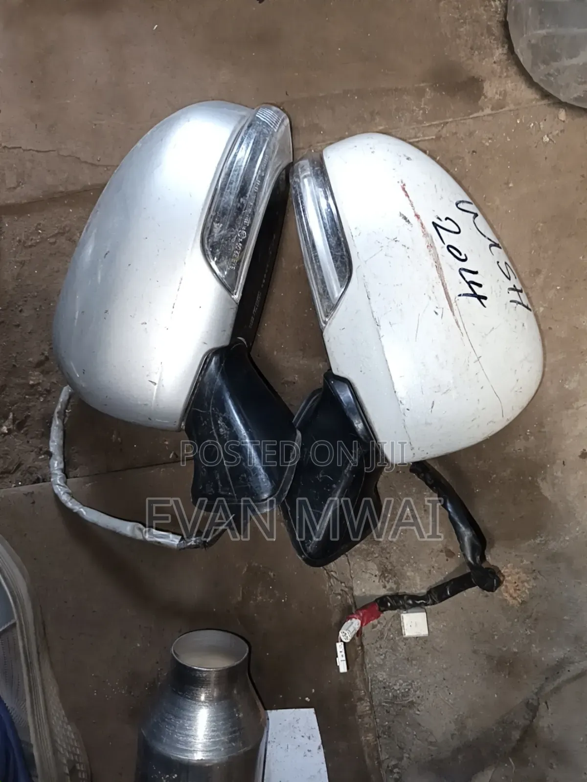 Toyota Wish Side Mirror Indicator Available