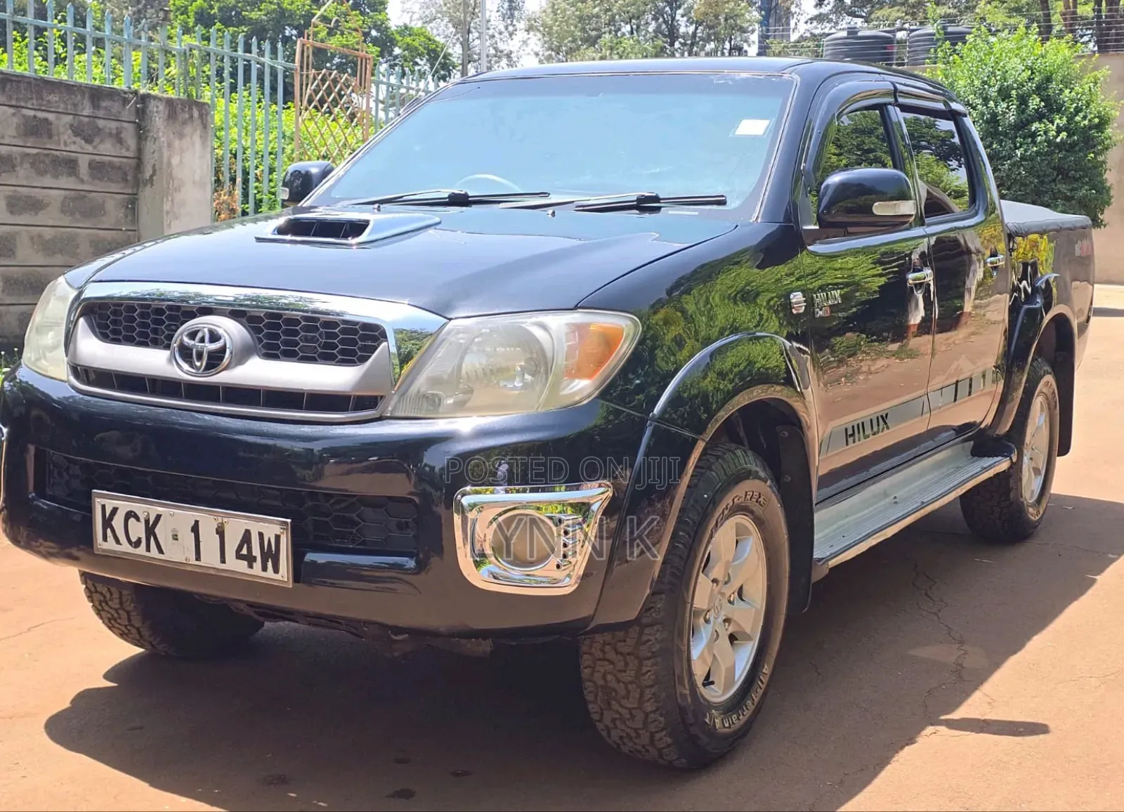 Toyota Hilux 2011 Black