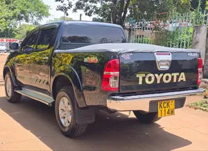 Toyota Hilux 2011 Black