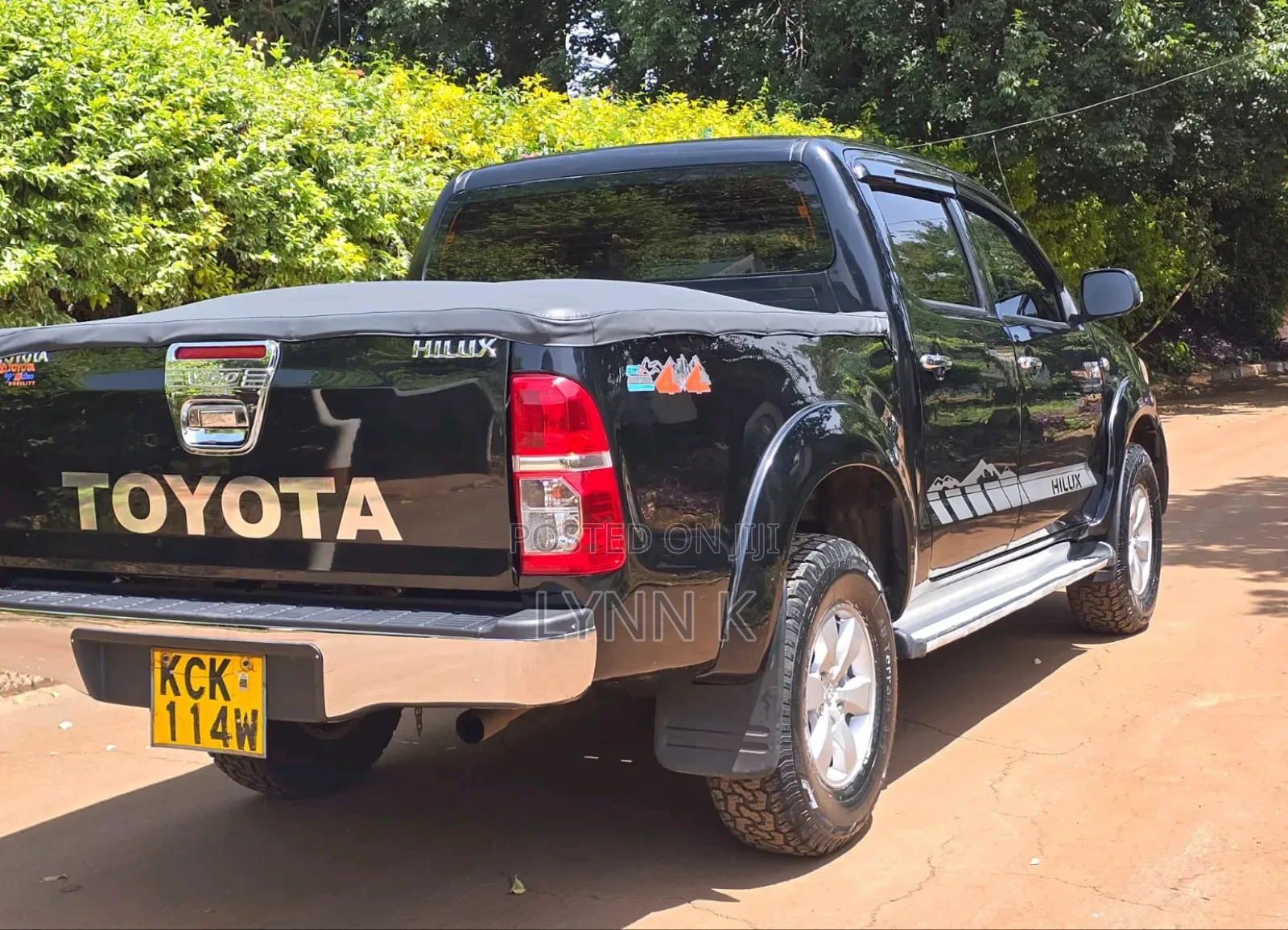 Toyota Hilux 2011 Black