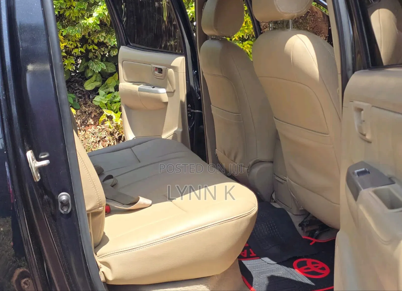 Toyota Hilux 2011 Black