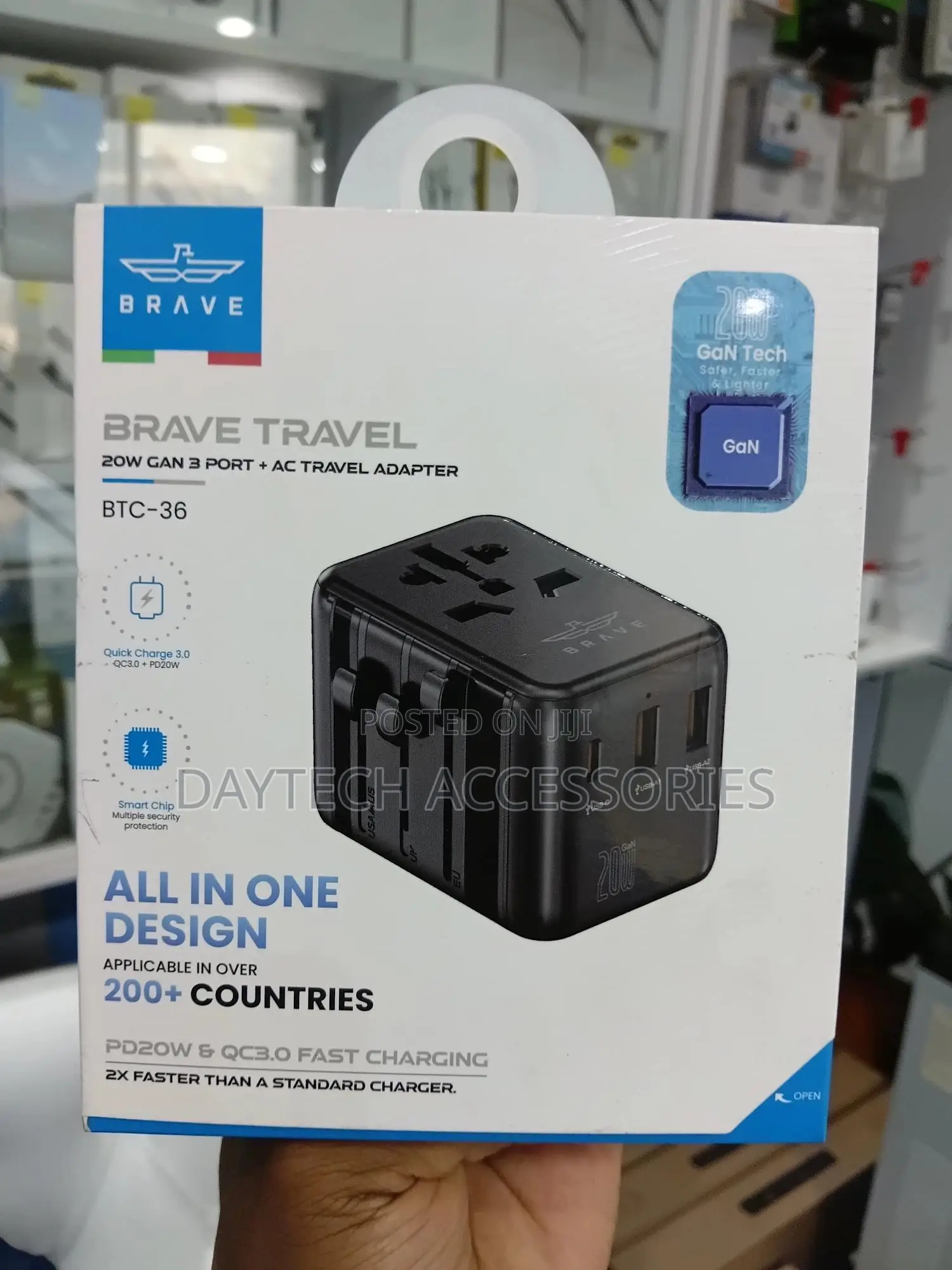 The Is a Brave Travel BTC-36 20w Gan 3 Port + Ac Travel Adapter.