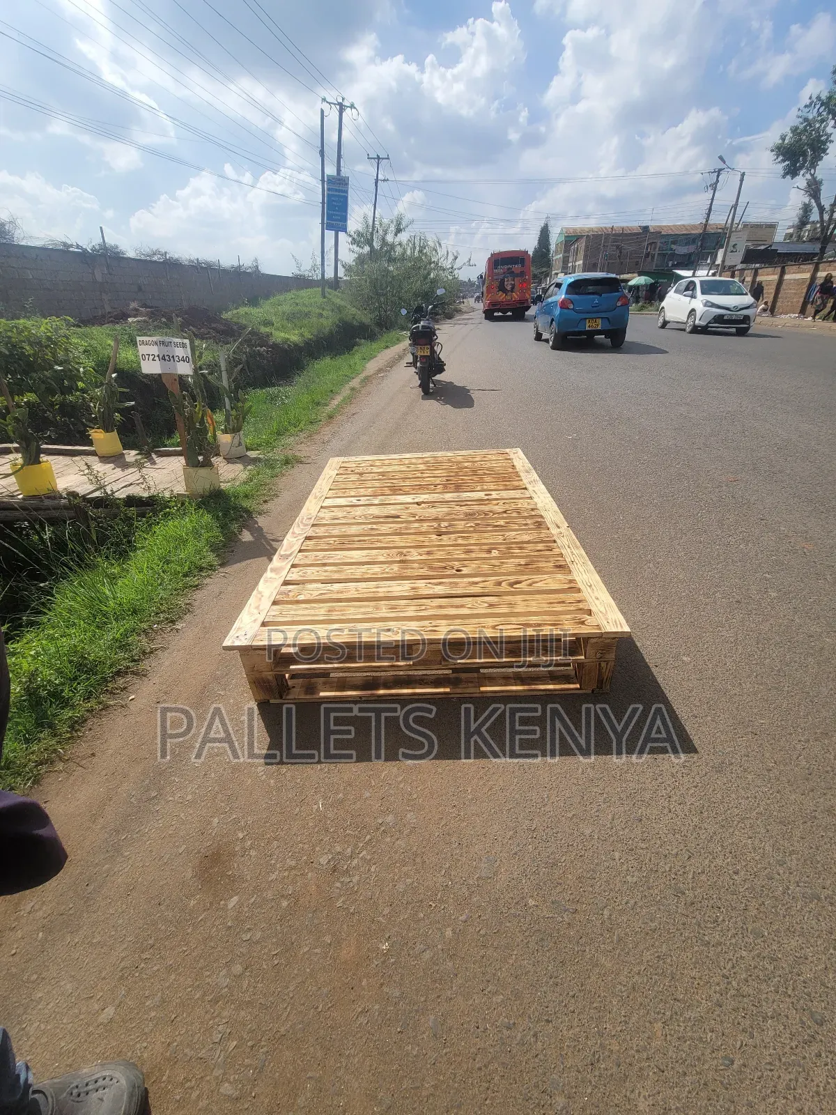 4*6 Wooden Pallet Bed – Detachable, Clean Finish.Ad03