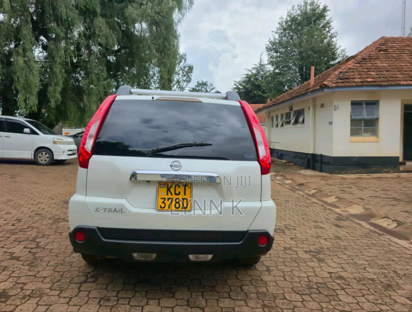 Nissan X-Trail 2012 White