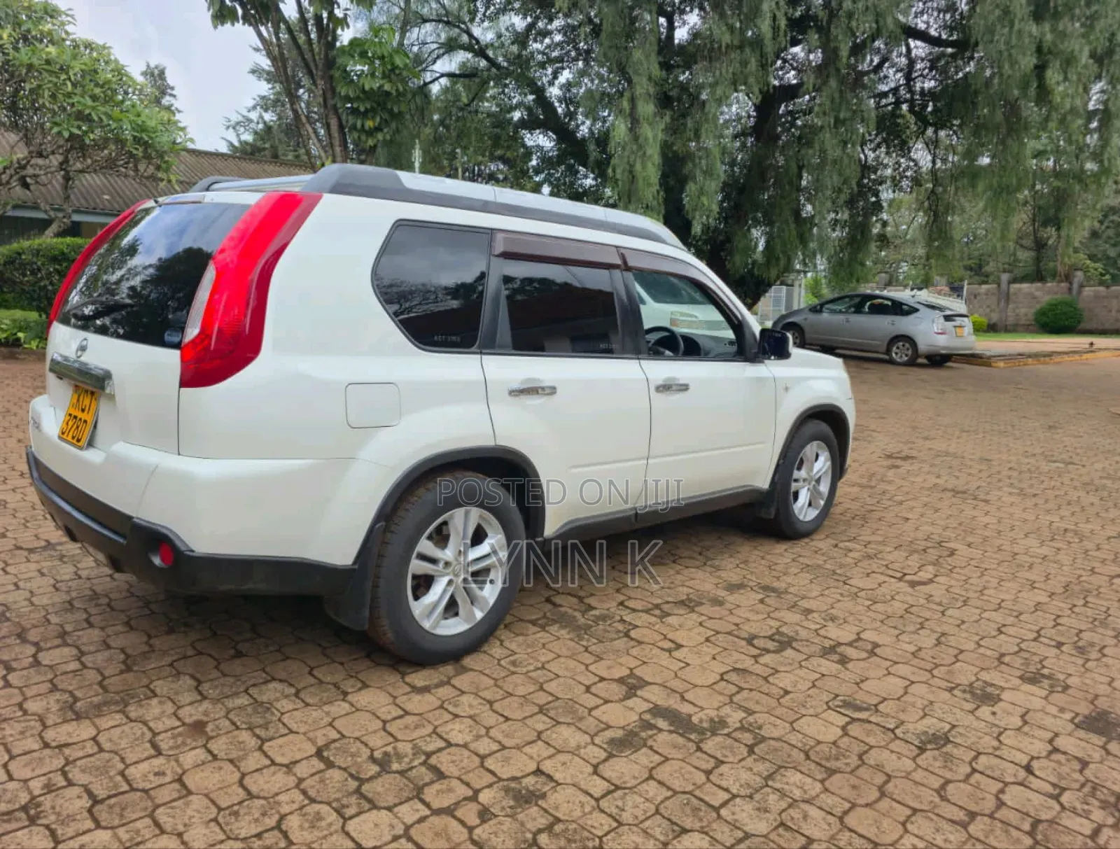 Nissan X-Trail 2012 White
