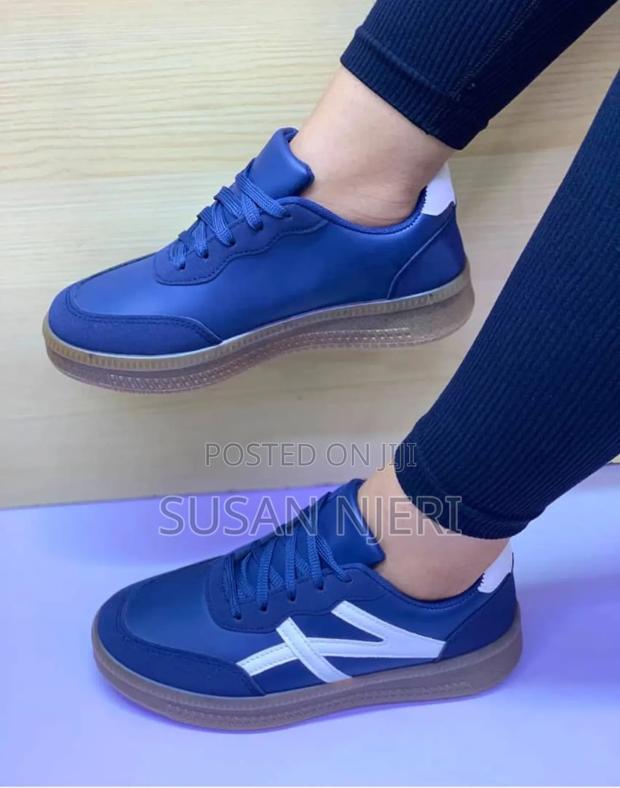 Ladies Shoes - thumbnail 2