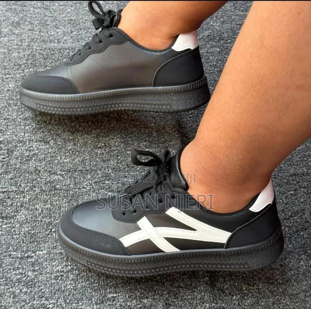 Ladies Shoes - thumbnail 3