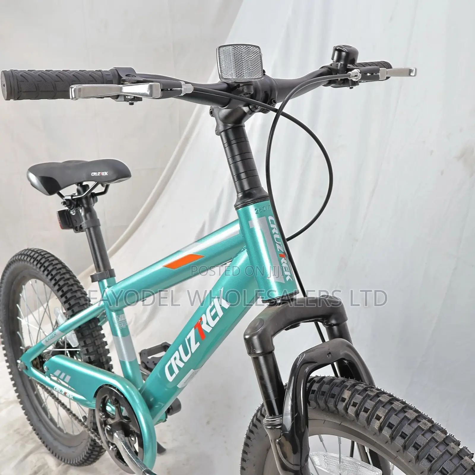 Reliable Cruztrek Green Bike for 8 to 13 Year Olds